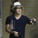 滝沢秀明の奥さんの写真は存在する？結婚指輪や現在彼女の最新整理